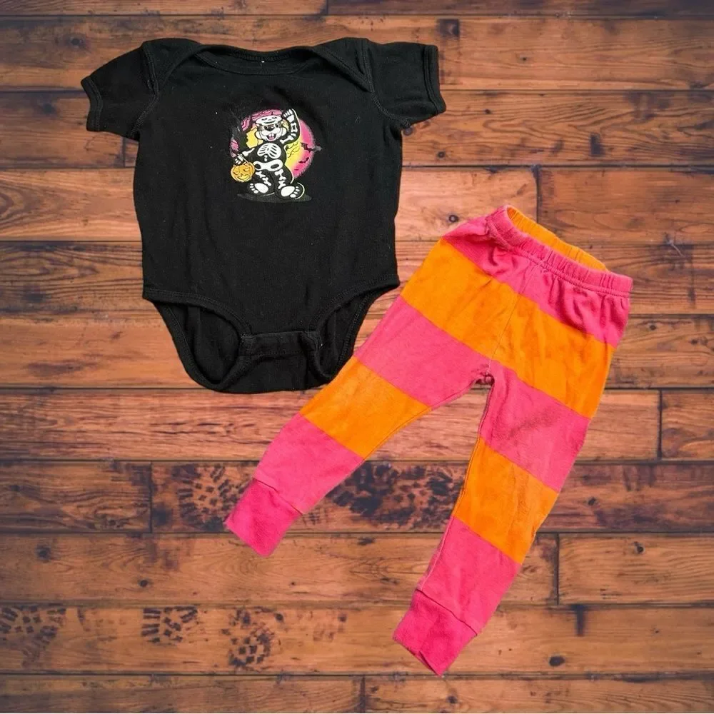 5 for $25🔥12‎ Months Halloween Matching Set